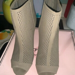 Juicy couture wedge boot